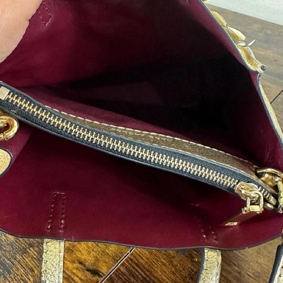 Marc Jacobs Luxury Embellished Gold Metallic Leather Tote Shoulder Bag (MJXX040) - Picture 3 of 15